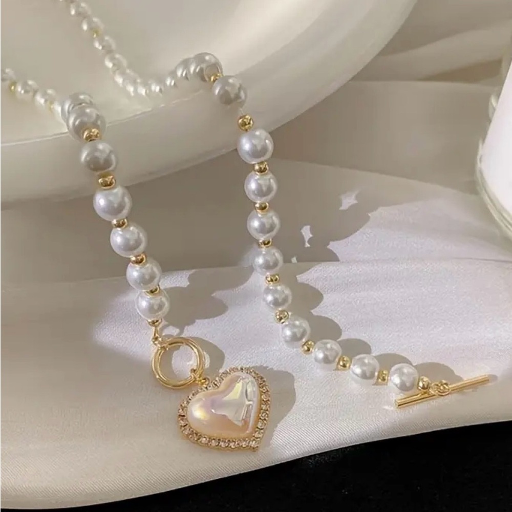 Pearl and Gold Heart Pendant Necklace - White Pearls